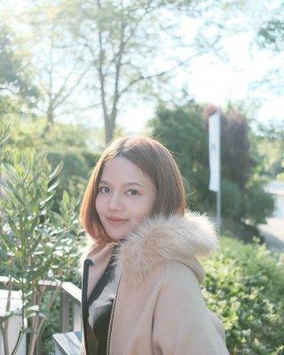รูปครู Araya สอน เปียโน ย่าน  นนทบุรี