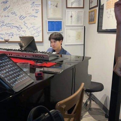 รูปครู อานุภาพ สอน เปียโน ย่าน เขตบางแค กรุงเทพมหานคร