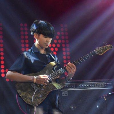รูปครู ชัยสิทธิ์ สอน เปียโน ย่าน บ้านบึง ชลบุรี
