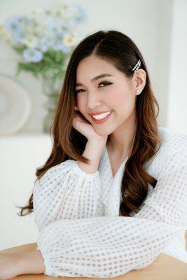 รูปครู กัณฑิพาพิมพ์ สอน เปียโน / ร้องเพลง / อูคูเลเล่