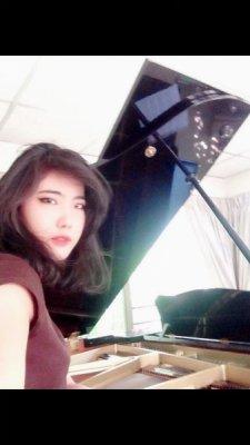 รูปครู ศศิภาส์ สอน เปียโน ย่าน ปากเกร็ด นนทบุรี