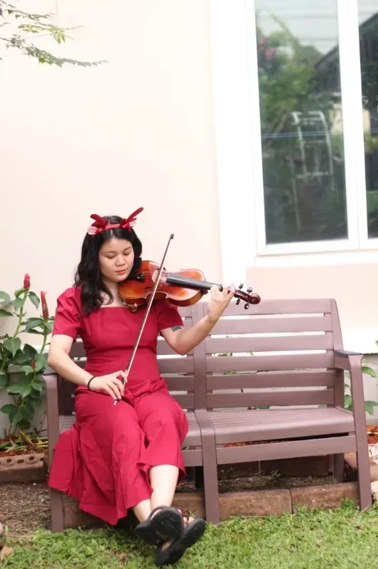 รูปครู Maneerat สอน เปียโน ย่าน  นนทบุรี