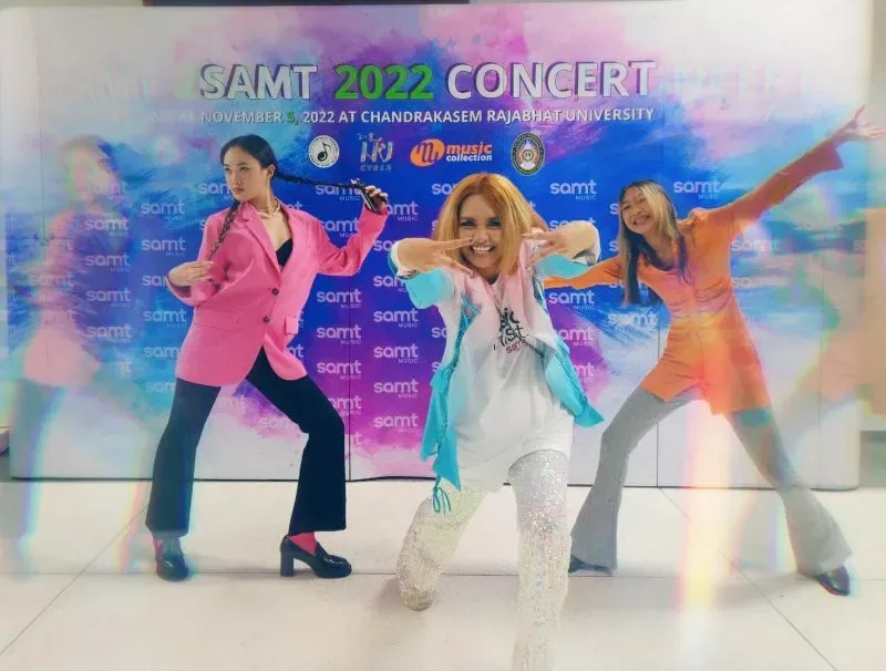 รูปครู อาลิส สอน เปียโน ย่าน  สมุทรปราการ